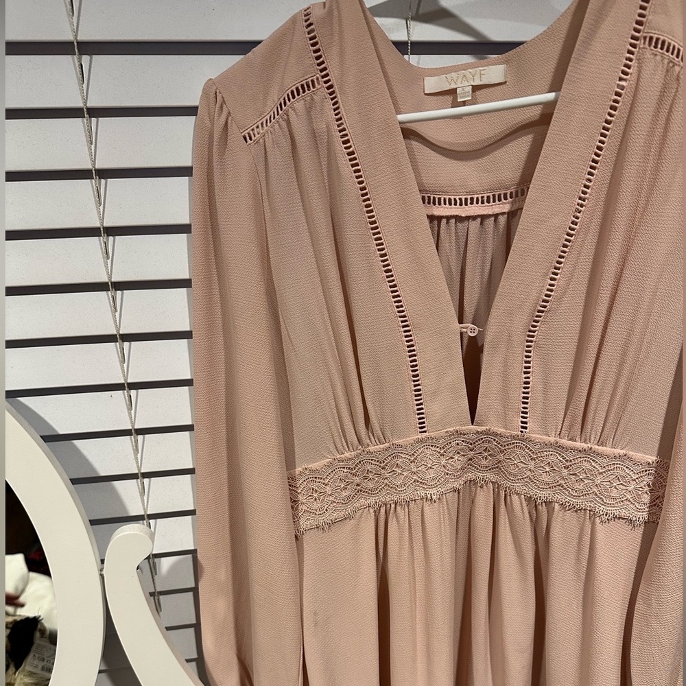 Classy lace lined mini rose gold dress - like new - gorgeous feminine details!